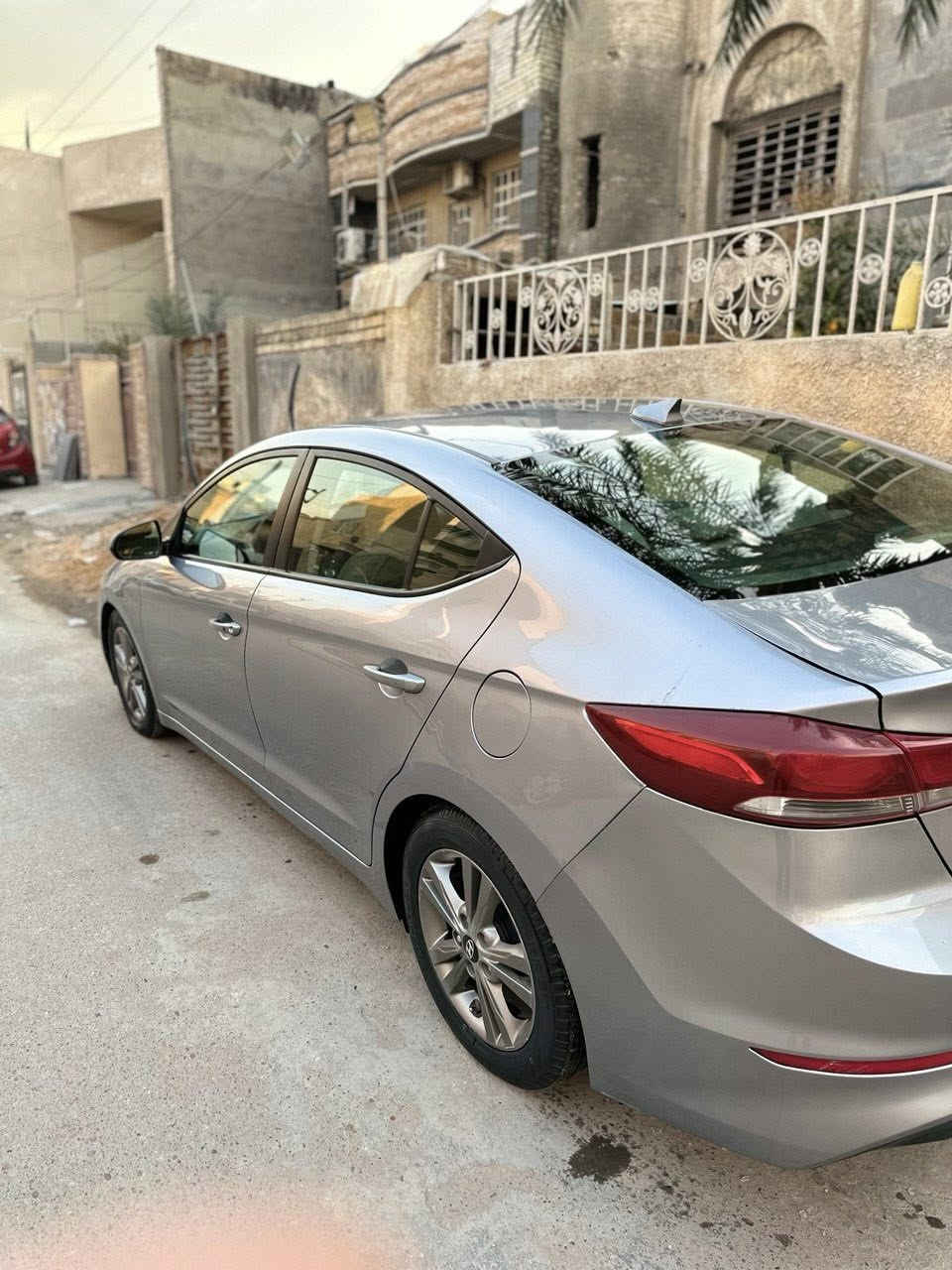 سلام عليكم النترا موديل 2017 بغداد باسمي سيارة جاهزة ماشية 90 الف استخدام شخصي حادث خلفي قبغ جنطة بدون ايرباك السيارة ليبل واحد بيها صبغ باب وهلا جاملغ خلفي  بصمة 
كشنات تدفئة 
صندوق ذكي 
رادار جانبي 
رادر خلفي 
ترحيب ابواب 
مكاني بغداد كرادة 
***********   السعر 117 بيها مجال
