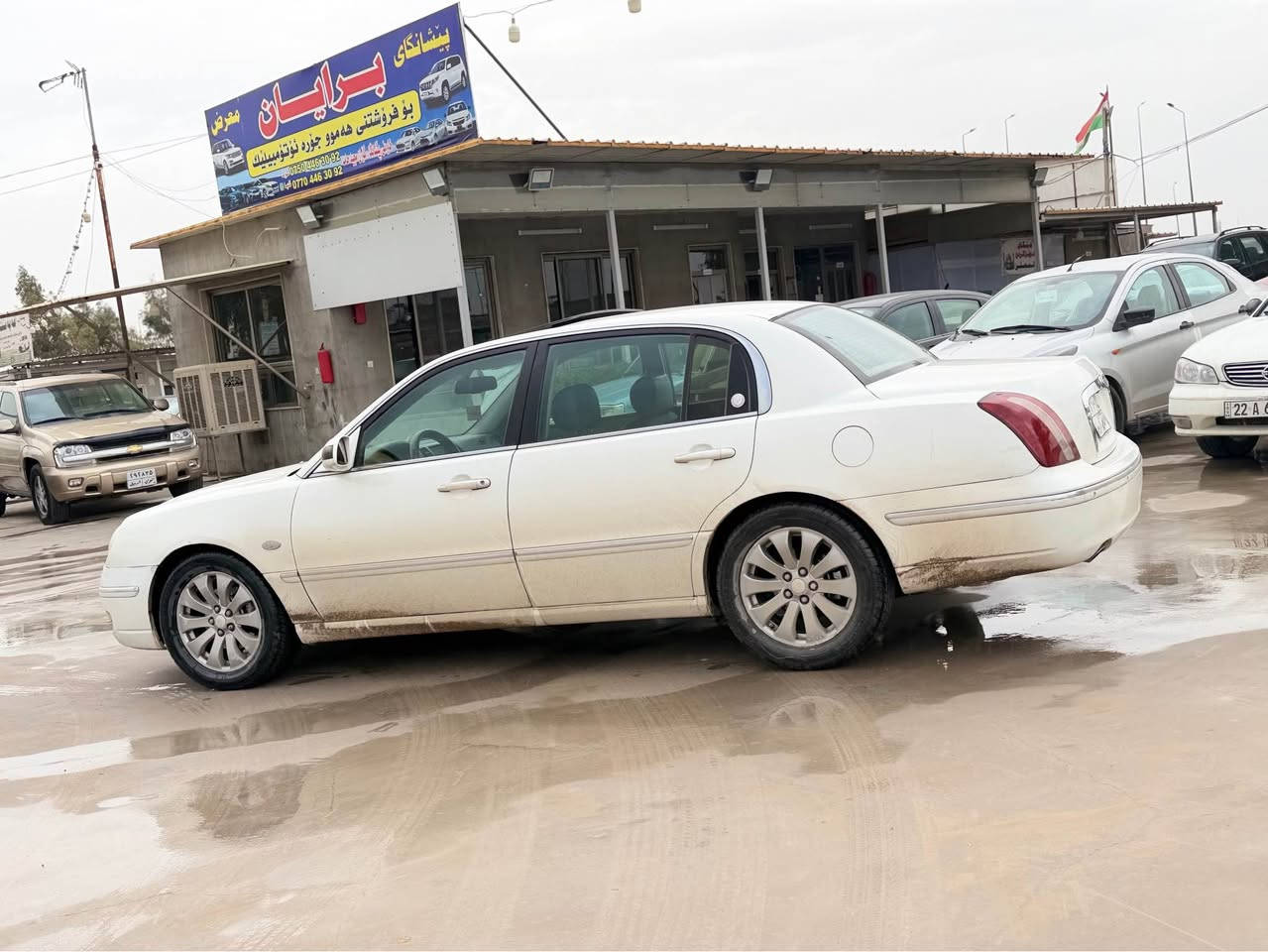 للبيع كيا اوبيروز حاكمي
موديل 2009 
فول فول مواصفات 
20ورقه عليها غرامه ينزل من السعر 
سعر قفل قفل 75ورقه يعني 55صافي
تحويل أو وكاله نفس اليوم
كير معرك التبريد تتفيه كله شرط
سدر تايرات كله كامل شغل اطلع
مكان السيارة اربيل 
***********
*********** أربيل, العراق
