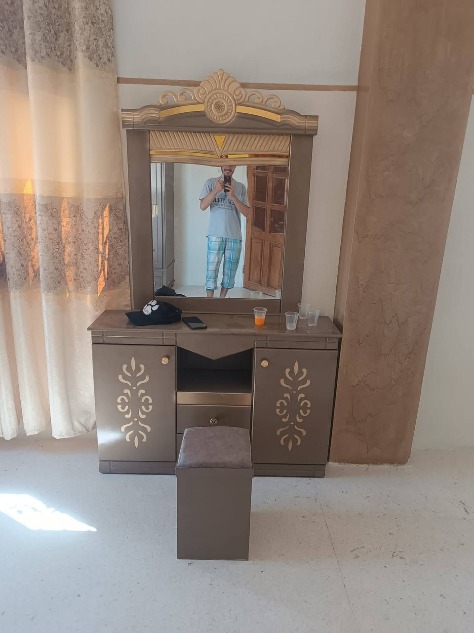 🌹عندما تجتمع المهارة والإبداع تصنع الجمال
🌹غرف نوم جميع الاشكال والالوان 
🌹مع إمكانية توصيل وتركيب 
🌹محمد همكي:
                     0934025153. 
#Veelluxy #غرف نوم #دمشق


**إذا كنت صاحب هذا الإعلان وتريد حذفه لأي سبب، رجاءا أرسل رسالة إلى الدعم الفني**