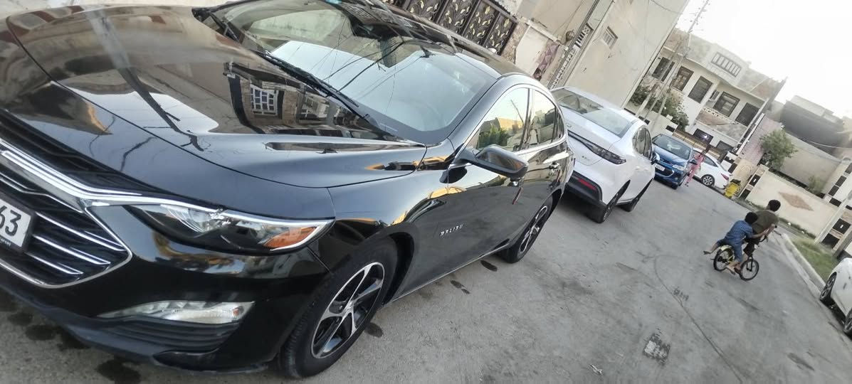 السلام عليكم من رخصت الادمن ماليبو وارد أمريكي ضرره جاملغ امامي يمنه بدون دواخل بيه صبغ سونار موجود فئة LT سياره جاهزه مناقصه اي شي تخم تاير جديد صدر امامي وخلفي جديد بصمه تشغيل عن بعد شاشه اصليه مكان سياره بغداد الغزالية شارع البداله رقم ***********او *********** سعره ١٢٠ بيه مجال
