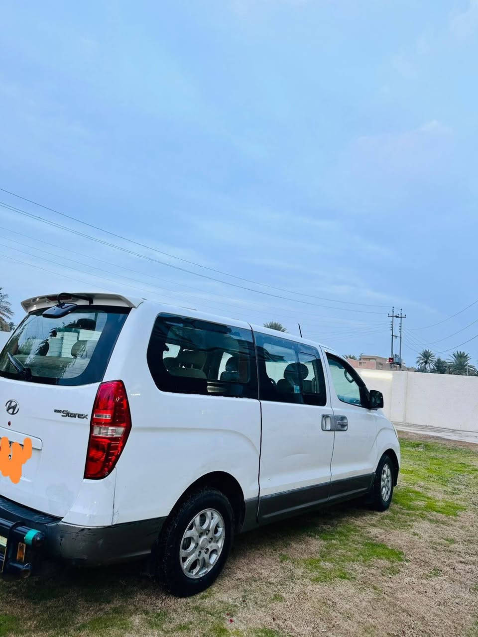 سلام عليكم ستاركس لبيع  موديل ٢٠١٣ بيه قطعه صبغ جاملق امامي جهت  سايق بيه جاملق خلفي بيه معجون شبر وبارد فقط سعره ١٥٥ورقه بيه مجال رقم تلفون *********** ***********
