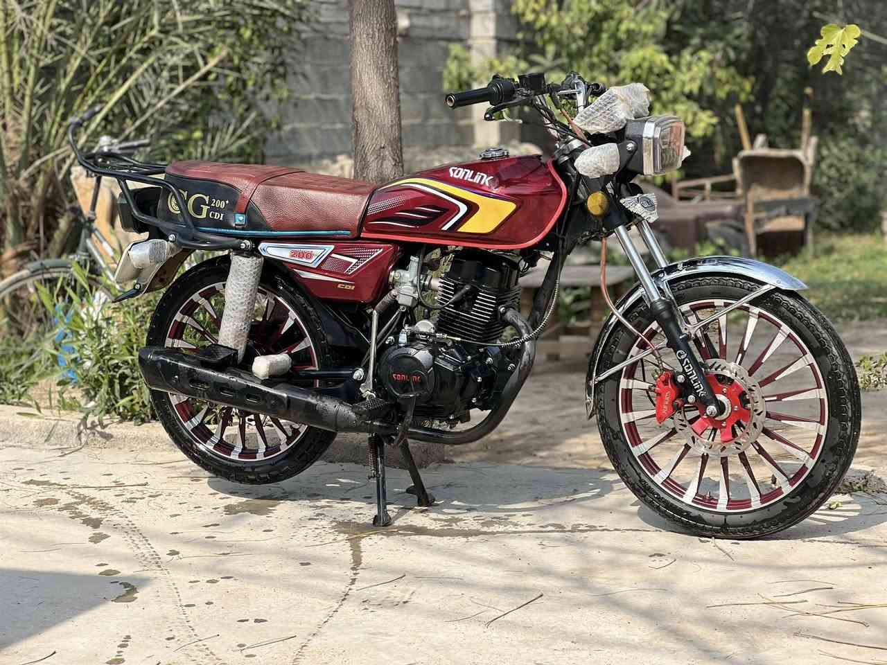 السلام عليكم دراجه سولنك موديل25مكينه سيبي اف بدون ارتجاج ضاغطه وزنجيل لحد يسلني شبيه الدراجه كفاله عامه الصور تحجي السعر انتصل وتدلل ***********مكاني ديالى بعقوبه الصناعه الثالثه
