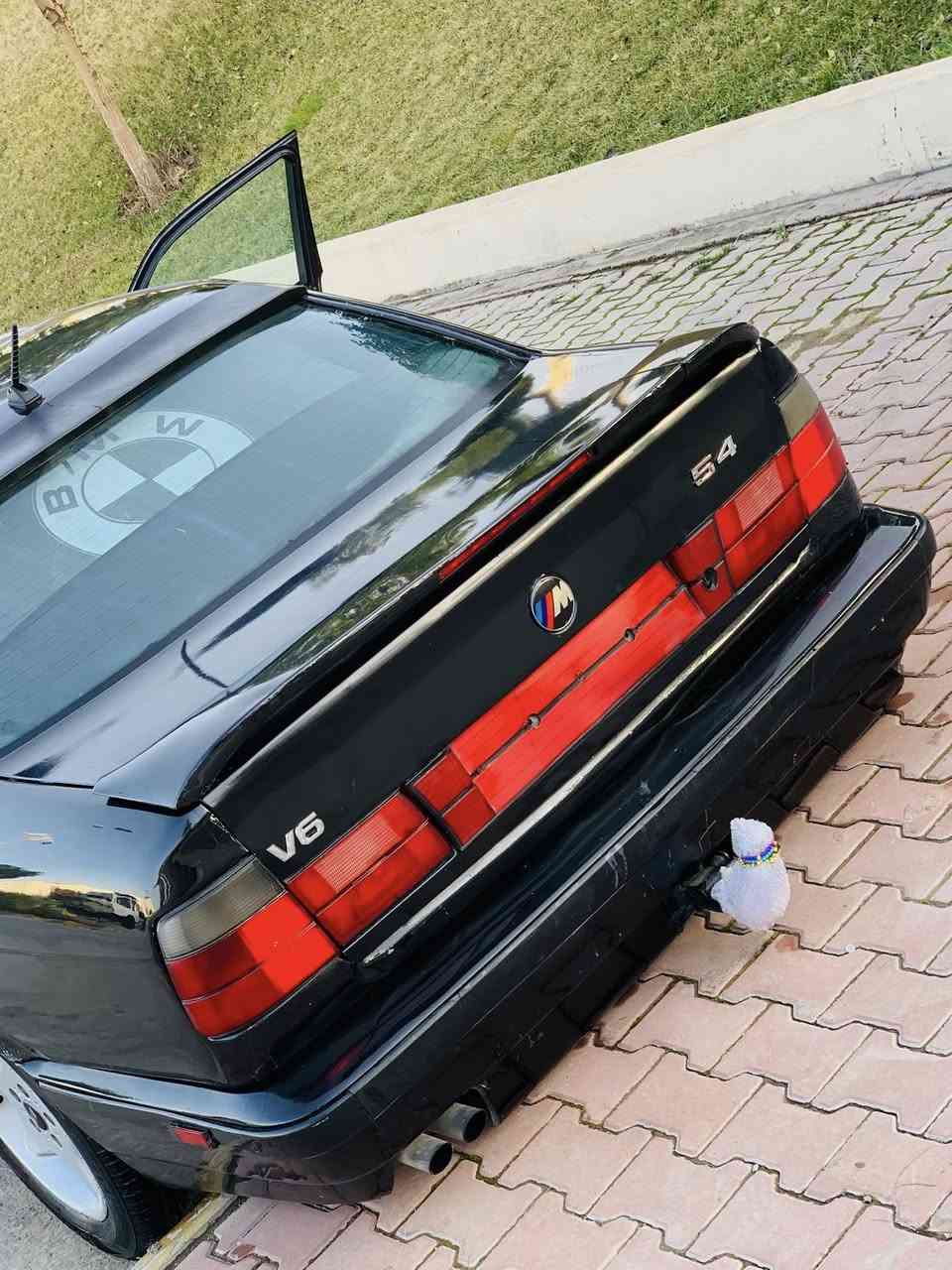 ٢٧ وه ره قه ومه جال 
ماشاءالله له جوانى و قوه تى 
BMWديجيتال 525🇩🇪
سه نه وى و ئەوەلیات و حاسیبە
به شه رتى ئه وه ليات
 مەکینە 525i گێرعادى لۆک
٧ كه له
 سه رف و دوكه ل و بوخارى نيه
مه كينه ى لؤكى ئه وروپى
مؤديل / ١٩٩١
هه موو گيانى ده قى بيلادييه 
گێڕو مەکینە لوک
چوار تایەو ویلی لۆکی لە ژێرە  
مواسەفات… 
چوار جام کارەبایی و ئۆتۆ
ئاوێنە هیتەرو کارەبایی ،  فڵچە ئۆتۆ ،  
، بلاجکتۆر زینۆن ئەڵقە زینۆن
حاسە دواوە . 
هؤكي بيلادي
سەیارەکە زۆر جوانو بی مەسروفە 
به شه رتی حاسيبه و ئەوەلیات
تكايه ته نها فرؤشتنه
***********
*********** 📞
