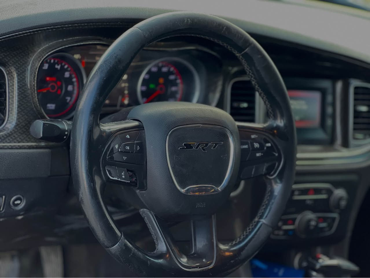 دۆج چارجەری SXT 2015 🧿🪬📦
بڕاوە بڕاوە بڕاوە 🧿
سەيارەکە ٢ ڕۆژە داخڵ بوە 📦
نمونە لە جوانی لە قوەت 🪬
سەقفو گێڕو مەکينە و ماڵی مەدەنی بە شەرت🧿
0751 114 8778 رانية, السليمانية
