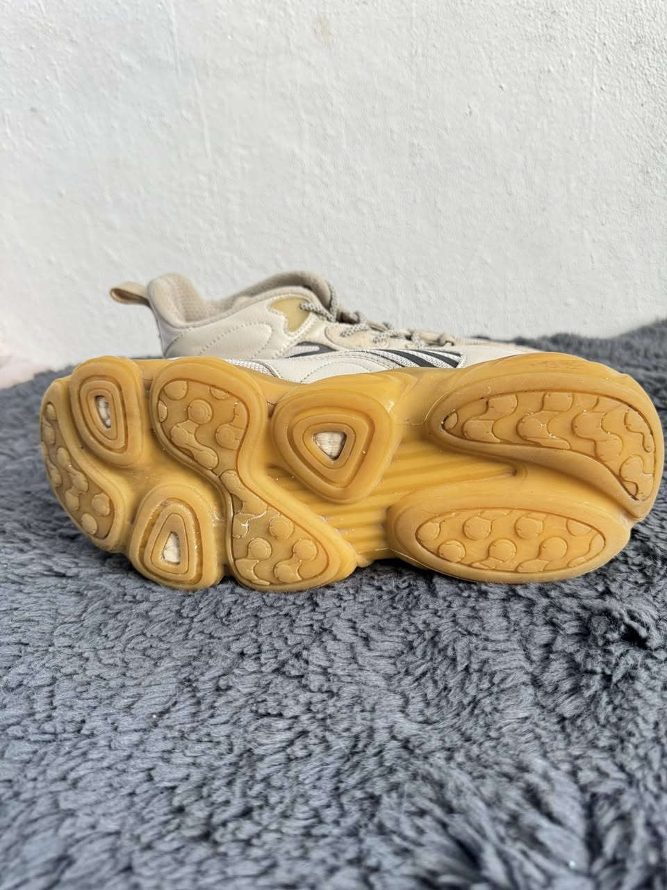 أديداس أوزويغو
حذاء بالة اوربية نظافة 90‎%‎ حذاء طركة طبيه مريح جداً قياس 43 السعر20 للتواصل خاص


**إذا كنت صاحب هذا الإعلان وتريد حذفه لأي سبب، رجاءا أرسل رسالة إلى الدعم الفني**