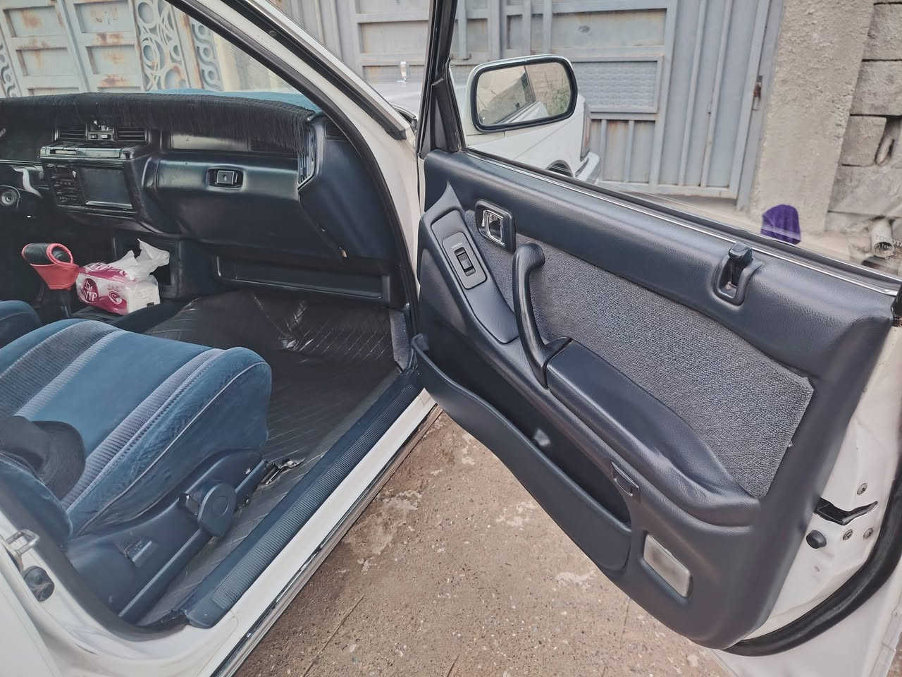 سيدان موديل88محرك كير شرط 2،5
بدون معجون بس اشويه بالبوند شبر
شرط تحويل سنويه جديد سنويه كابون بنزين
السياره جديده غرفتها وخارجها سياره مال بيت
سعر80وبيها مجال***********
