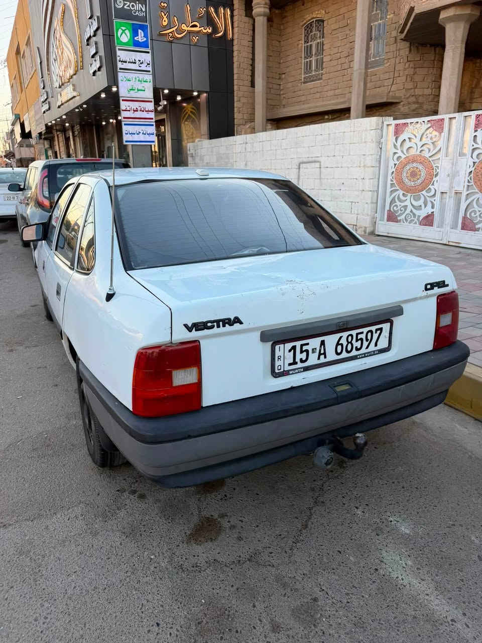 السلام عليكم اوبل فكترا محرك 2000 موديل 1991 سياره بلاديه بدون خياس بدون قطره صبغ مال جناي صارلها 20 سنه عل إيد وحده السعر (38) بي مجال الشراي يتصل ***********

