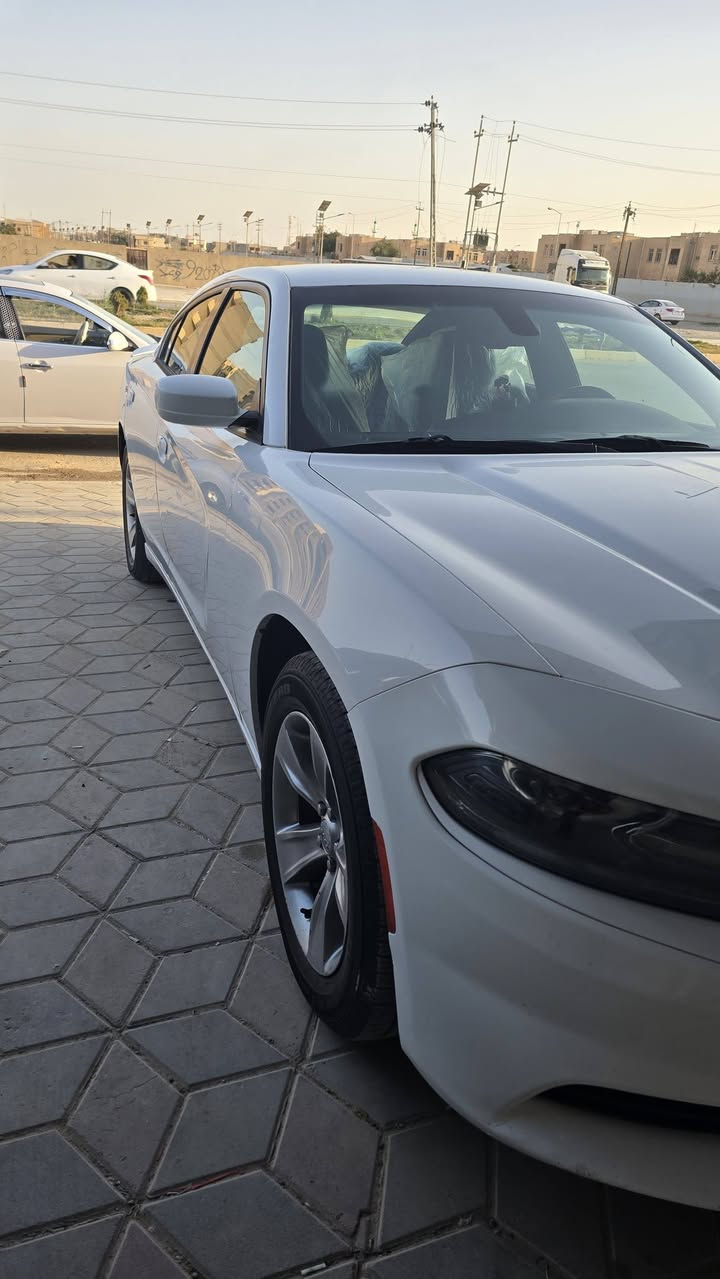 السلام عليكم
جارجرSXT  ٢٠١٦ ابيض باسمي اربيل  

اربع اصابع بارد باب السايق فقط 

تخم تاير صدر امامي خلفي تبريد ثلج 

سياره ميحتاجلها مصرف 

مكان السياره صلاح الدين تكريت 

السعر ٢١٠ $ بيها مجال قليل 

*********** وات ساب
