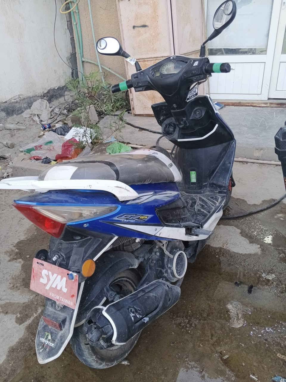 سلام عليكم هاي دراجه لبيع سعر 350 وبيهه مجال لعنوان رمادي يم لبوابه ***********
