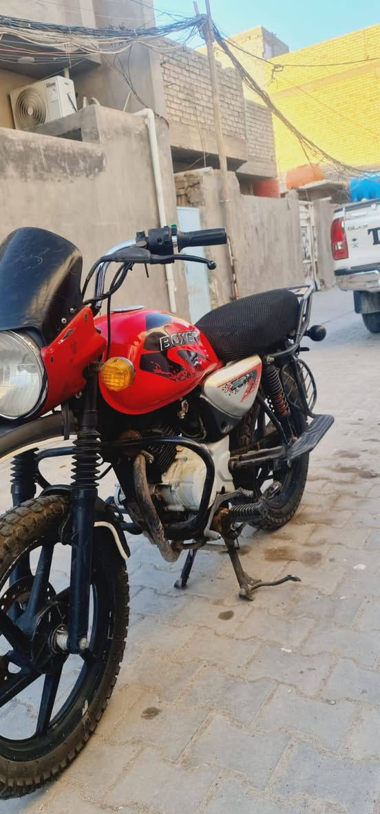 من رخصة صاحب كروب محترم سلام عليكم دراجه بوكسر جبلي موديل 2020 دراجه نصبته حلوه لايت زنون  دبلات امامي خلفي نضيف تايرات جديده اوراق كامله شرط ترقيم بيه بدايت دخان مرات يروح دهنه كله امزويل مكاني بغداد شعله سعره 800 وبيه مجال لطيبين رقم الهاتف *********** واسف على اطاله
