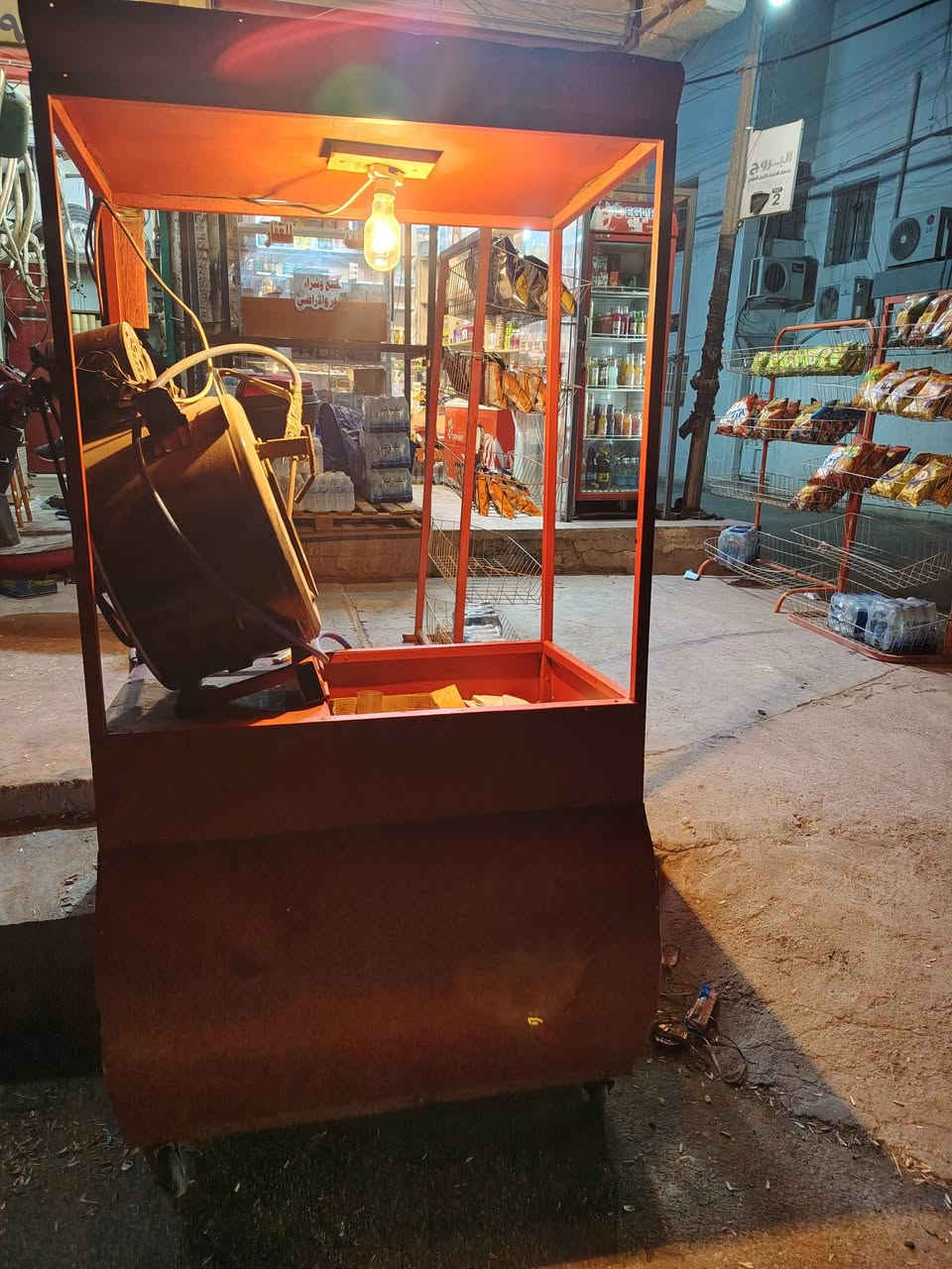 سلام عليكم شوايه مال حب ٢٢٥ المكان الشعب سومر رقم هاتف ***********
