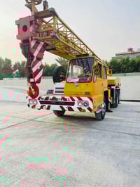 ؛ من رخصة لآدمن المحترم كرين تادانو （20）طن موديل (82)  رقم بغداد انكلي...