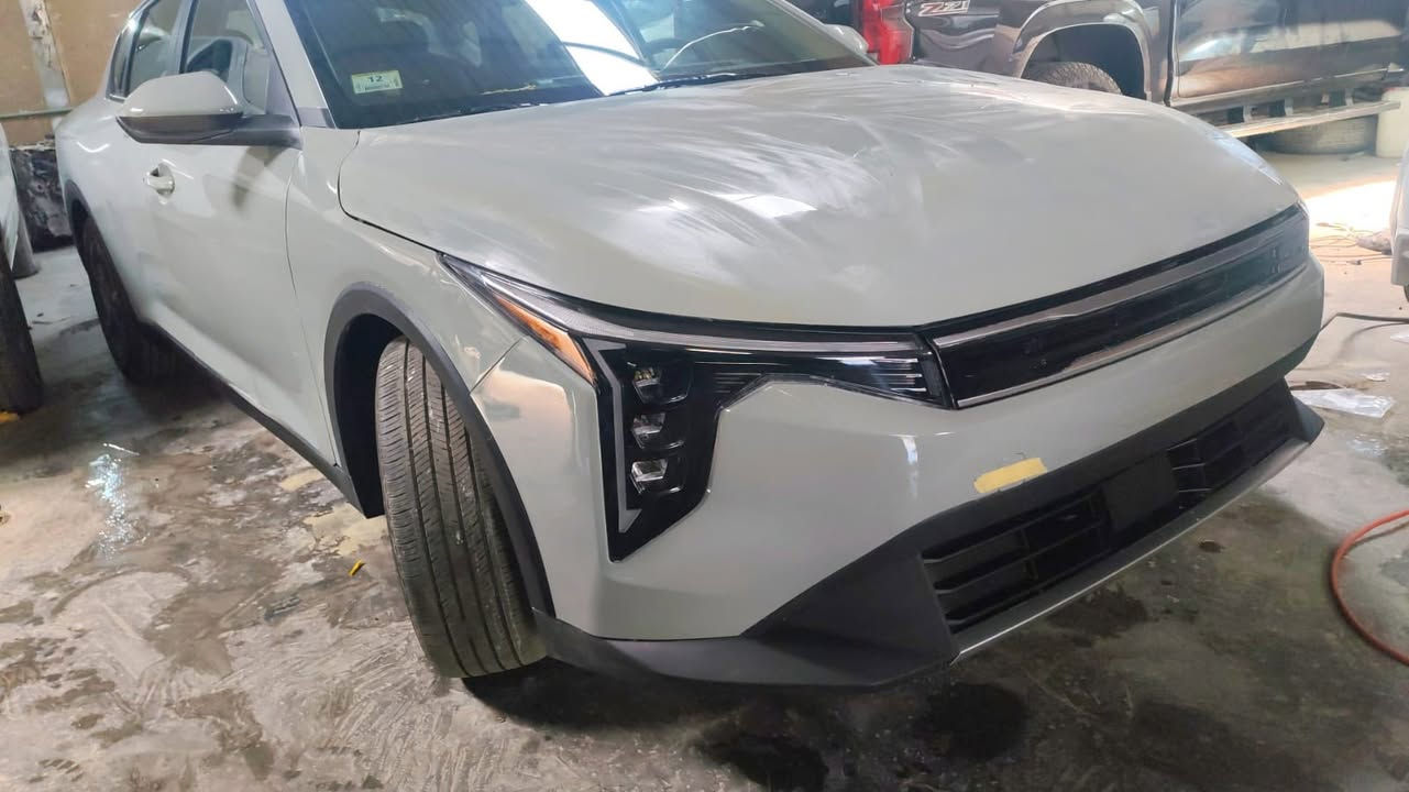 كي فور ٢٠٢٥ واصله لسفوان البصره مصلحة كاملة. بدون كمرك مبدل جاملغ.وبنيد ومصبوغات
١٣٠ ورقه وبيه مجال قليل
كمرك ٣٠ ورقه واصل جميع المحافظات
١٢ ورقه من لديه كتاب شهداء 
للاستفسار  ***********
او زيارتنا لمكتب العراقية الناقلة للمزادات
بغداد / ساحة عدن مقابل معمل الطحين  الجلبي
