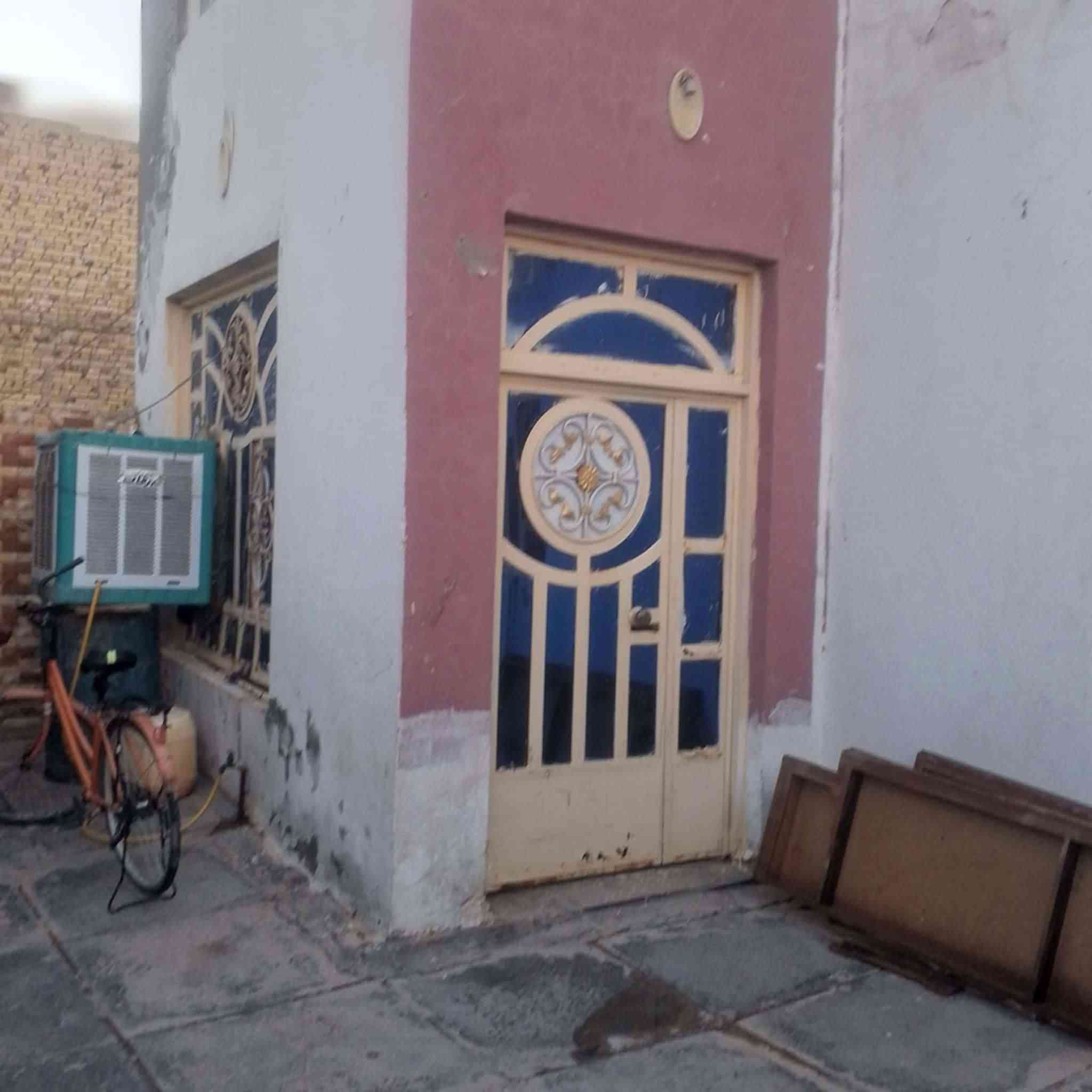 السلام عليكم عندي بيت لبيع مساحته 200 متر السعر 110 وبي مجال رقم الهاتف ***********
