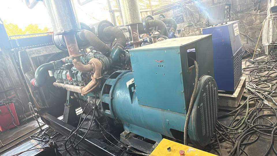 السلام عليكم البيع مكينه دايو 650 كيفي 12 بستم تأخذ علحمال مكاني بغداد ‭0772 505 2214‬
