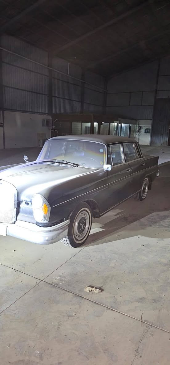 مرسيدس للبيع موديل 63 سنويه هزه رقم جديد سياره مكفولة من كل النواحي سعر 147 رقمل***********
