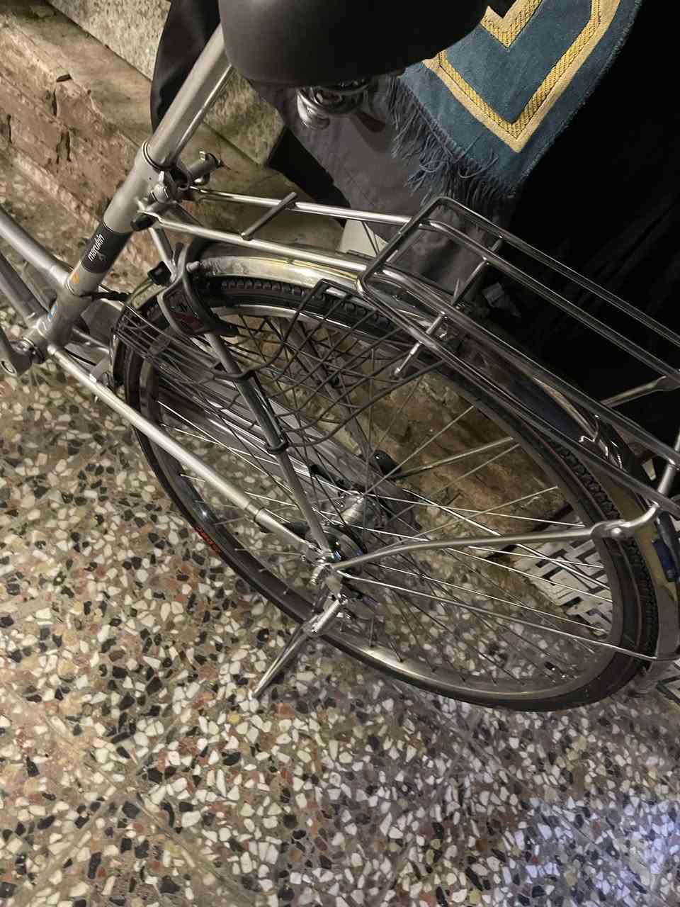 للبيع بايسكل 27 جديد استيل الاتصال *********** بغداد
