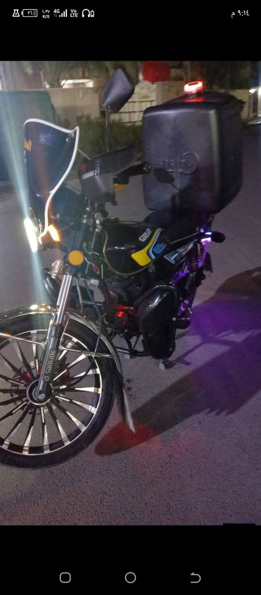 سلام عليكم دراجة  سونك للبيع مديل 2024 نازلة بل 2025   محرك 200ss دراجة اوراق كاملة مكفولة وحلوة السعر850الشراي بلخدمه مكاني بغداد حي النصر  اتصل وتدلل رقم ***********
