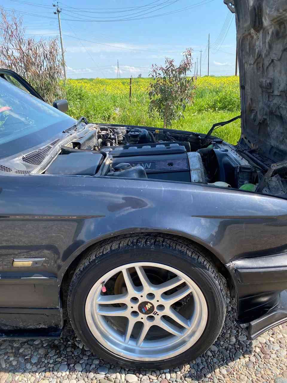 السلام عليكم BMW 
موديل 1992 
حجم 525 كبس
سعر 48 بي مجال
*********** نتصل واتساب
