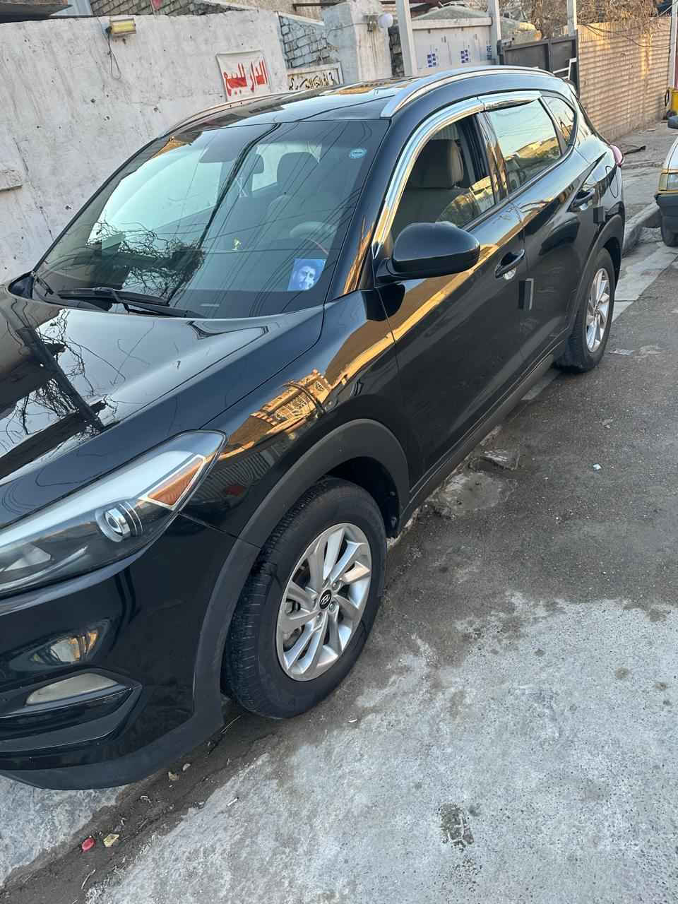 السلام عليكم
سياره توسان موديل 2016 لون اسود رقم دولي 
سليمانيه و بسمي وتحويل ثاني يوم 
محرك 2000 GDi 

وارد امريكي حادثها قبق الجنطه معمر وليس مبدل والسياره مابيها اي قطعة صبغ بس مكان الحادث بل قبق الجنطه وموجود السونار مالته 
السياره احلئ من الصور

*********** بي واتساب

السعر 162 ورقه و بيه مجال الطيبين بغداد, العراق
