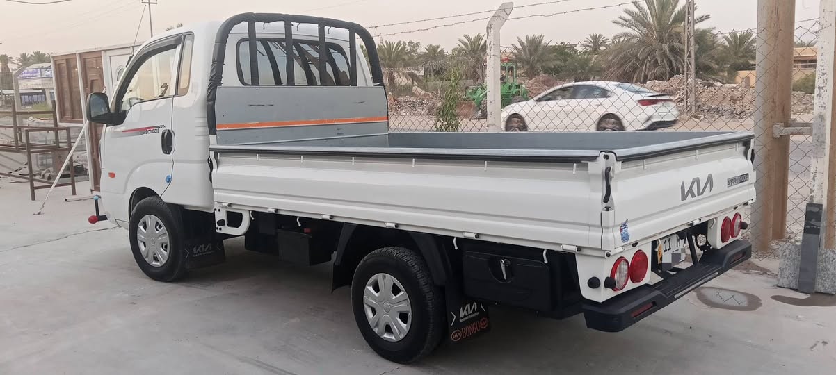 كية حمل  بنكو 3000 اوتوماتيك  سيارة فول مقفول من ضربة من صبغ رقم ***********
