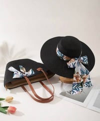 ✨ طقم الصيف الأنيق وصل ✨شنطة + قبعة ستايل راقي يضيف لمستچ الخاصة بكل ط...