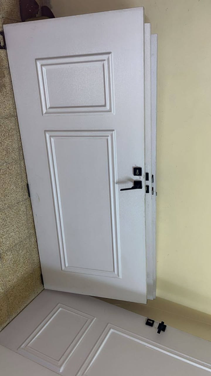 سلام عليكم أبواب تركيا 
البواب مشدود ومفتوح فقط بعدهن مامستعملات  البواب بعدهن جدد وياهم الملابن 
العدد 6 أبواب
السعر الواحد 110
رقم الهاتف  *********** وبي واتساب
