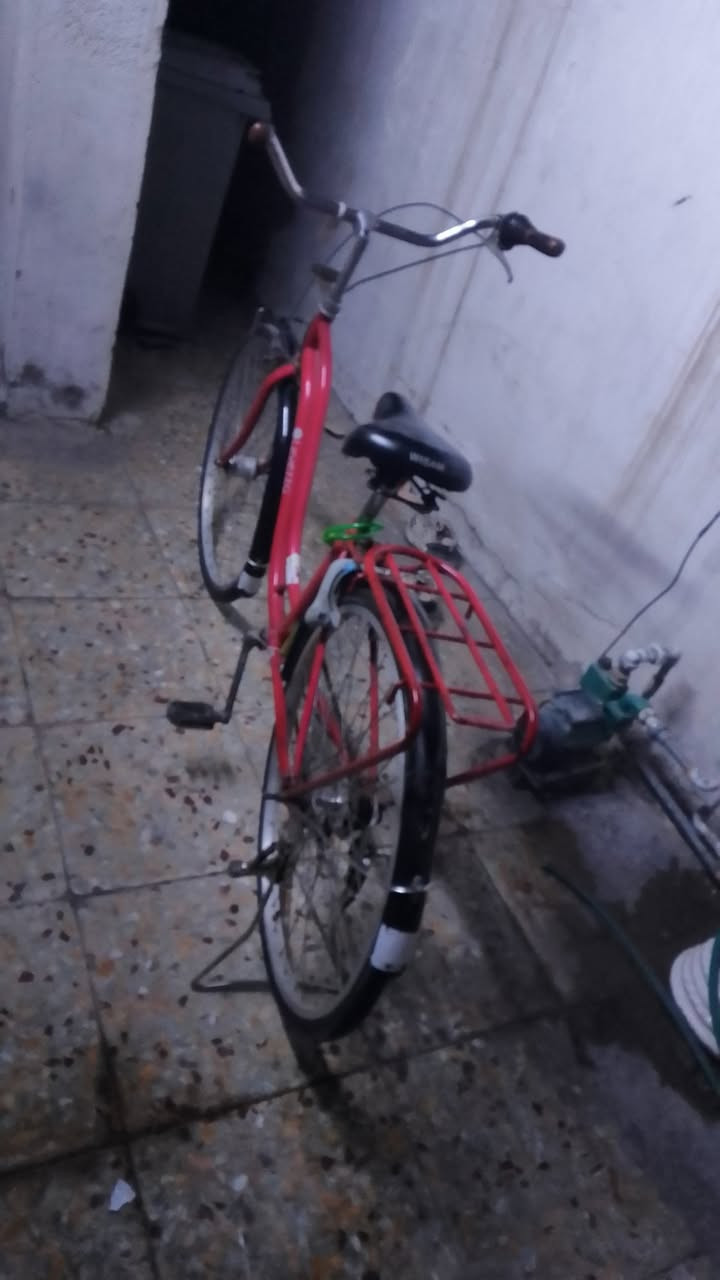 سلام عليكم عندي بايسكل للبيع نضيف المكان البياعالسعر 60 ابي مجال  الستفسار علرقم *********** أو عل الخاص
