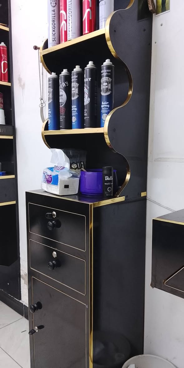 السلام عليكم سعرها 650 
***********
