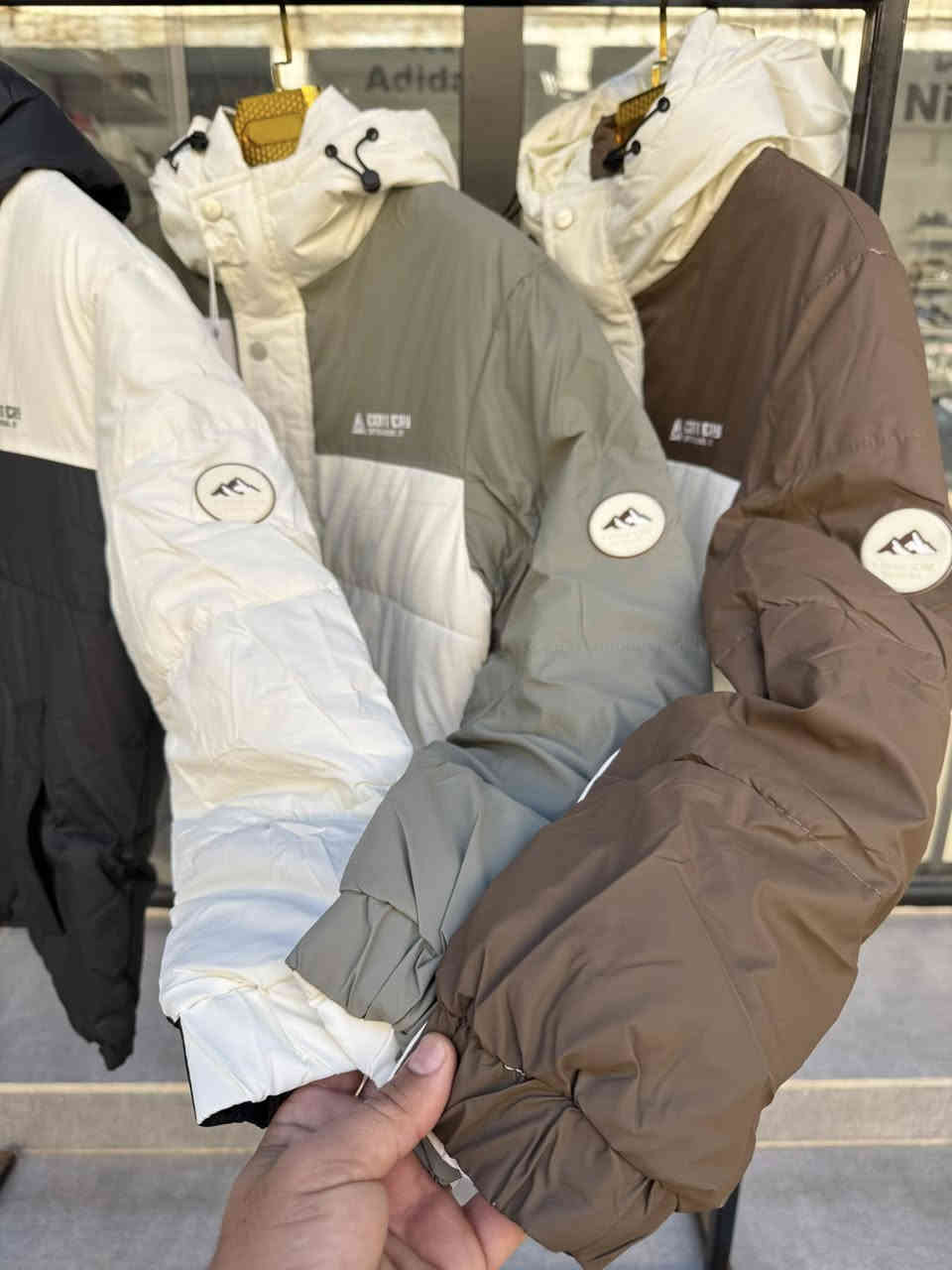 ازياء ايبو
قمصله وتر بروف  نفخ 

الوان 3

قياسات / 5XL………..XL
 
العنوان // طوز خورماتو / عماره الشريف داخل مجمع 

للاستفسار // 
وتساب 👈***********
