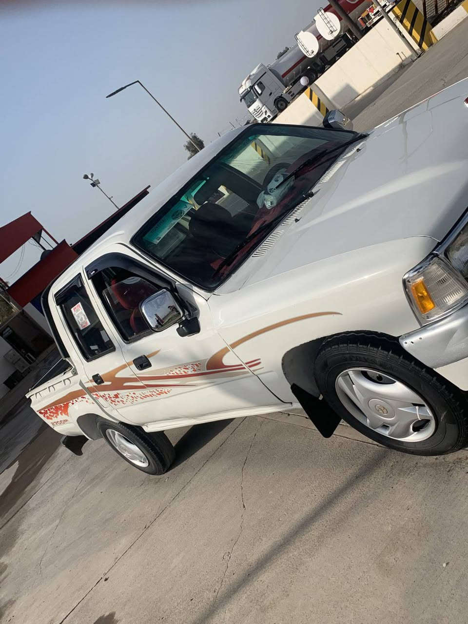 بیکب تویتا مۆدیل 1993 ئارم بلاستیکه بەشەرتی ئەولیاتی حوکمەت بەشەرت  گیرو مەکینە و شەنسیشی بەشەرتە  بەنزبەت سعری 38وەرقە وکەمیک مجال رەقەم مۆبایل *********** أربيل, العراق
