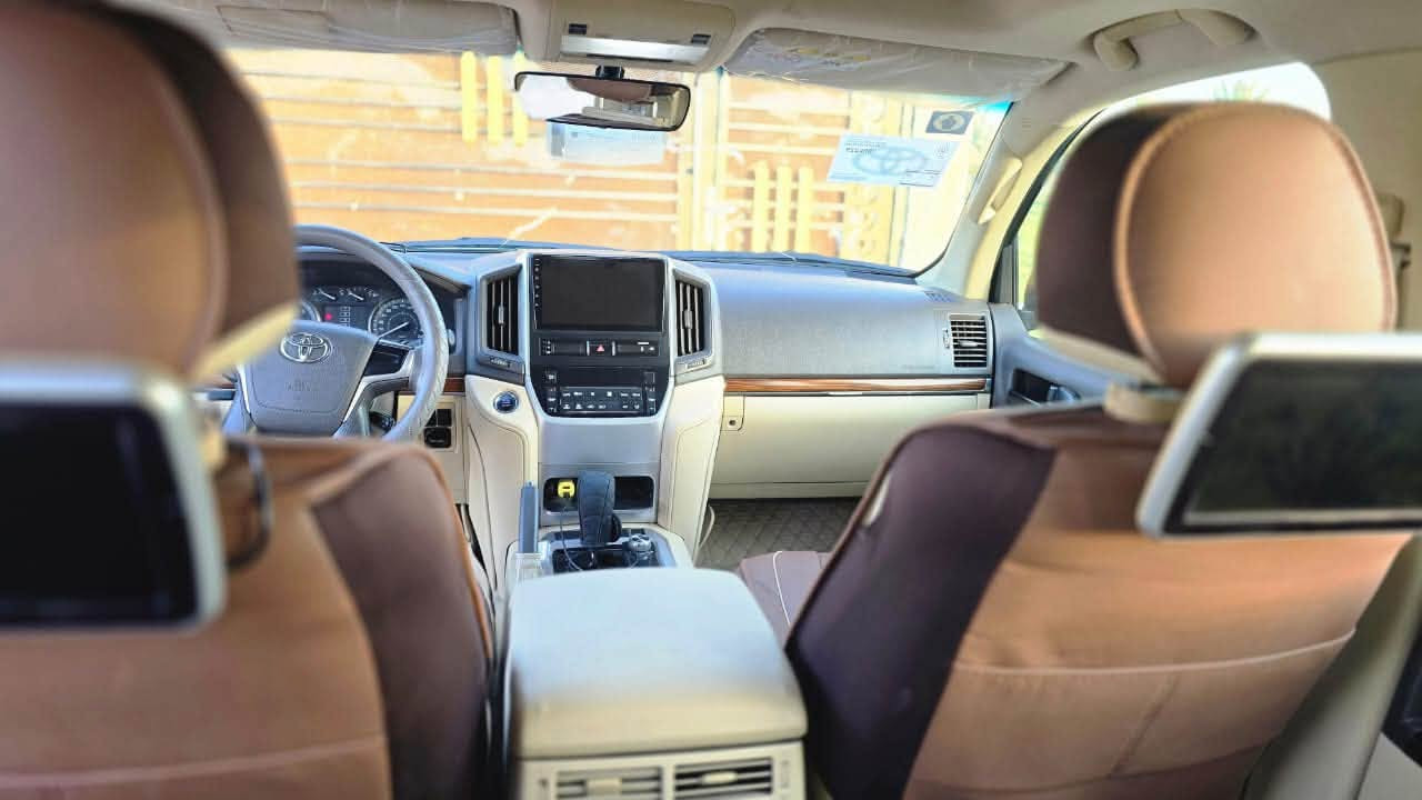 السلام عليكم لأندكروز موديل 2016 فطيم باب اول
محرك v6.   4000 
محرك. كير مكفول كفاله عامه
رقم بغداد  تحويل تريد ثاني يوم سنويه 2031
هزه جديده  
مكفوله كفاله عامه من صبغ  وتبديل والفتح  
فول مواصفات 1/1

بصمه تشغيل
بصمه أبواب
أشارت ترحيب
تشغيل عن بعد
مري شفط
خمس كامرات
فتحه سلايت
كشنات جلد اصلي
كشنات ثنين ثلاث حركات
8 ايرباك

3قطع تبريد
اشاره لكزز
ثلاجه

مري قلاب
شاشه اماميه
شاشات خلفيه
سماعات 
حساس أمامي
حساس خلفي
وباقي مواصفات الفطيم المعروفه
السياره جديده بمعنى الكلمه وياها تخم تاير جديد ياباني
ماشيه 178 الف حقيقي
السعر 410
للإستفسار اتصل على
***********
مكان السياره بابل
