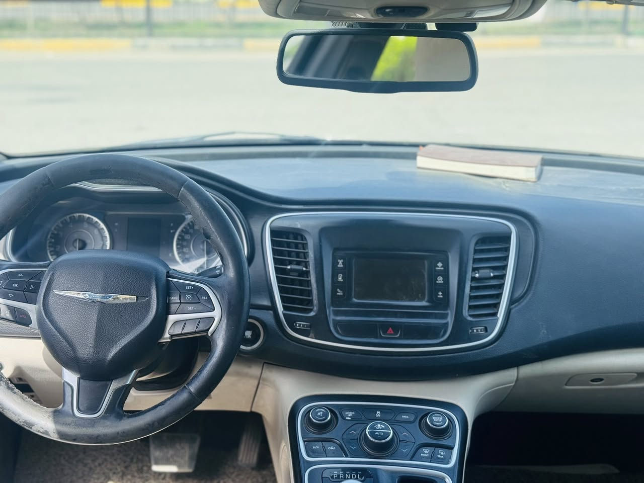 السلام عليكم

كلايزلر C200

2015

اسود رقم بغداد مشروع وطني سنوية لل 2027

المواصفات 

مكينة 2400

تبريد قطعتين 

داخل لونين 

كشن كهرباء

تدفئة كشنات

لايت زنون 

تشغيل عن بعد 

بصمه جهتين

حداديه حديده 

مكينه جديده 

مري قلاب 

كامره خلفيه 

مراوح بلاديه 

السياره كلها بلاديه وبعد بيها هواي مواصفات 

السياره بيهم كم قطعه ابيع صبغ حزام 

مكاني كربلاء السعر (٩٣)

***********
