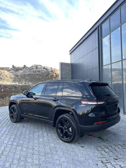 سلام عليكم

✅جيب گراند تشيروكي  لاريدو ألتيودي بلاك توب

 موديل ٢٠٢٤

ماشي خمس الاف مايل  فقط زيرو

سيارة ستة سليندر

خمس راكب مرغوب

سيارة وارد أمريكي بجم خلفي كبس 

✅ملاحظة فقط باب طرف يمين أمامي كلير أمريكا جلاتين بدون دواخل إربكات كلش سليمة

رقم شاصي موجودة 1C4RJHAG3RC252951

سيارة بدون رقم بشرط تريقم(اربيل-سليمانية- دهوك)

سعر ٣١٨ ورقه مجال

مكان سيارة سليمانية

***********
