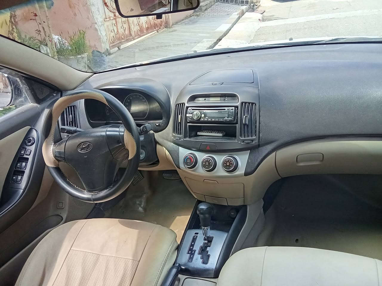 النترا للبيع  رقم سليمانيه موديل 2011محرك كير شرط صبغ عام سعر 75،   بي مجال مكان سياره طوز
***********
