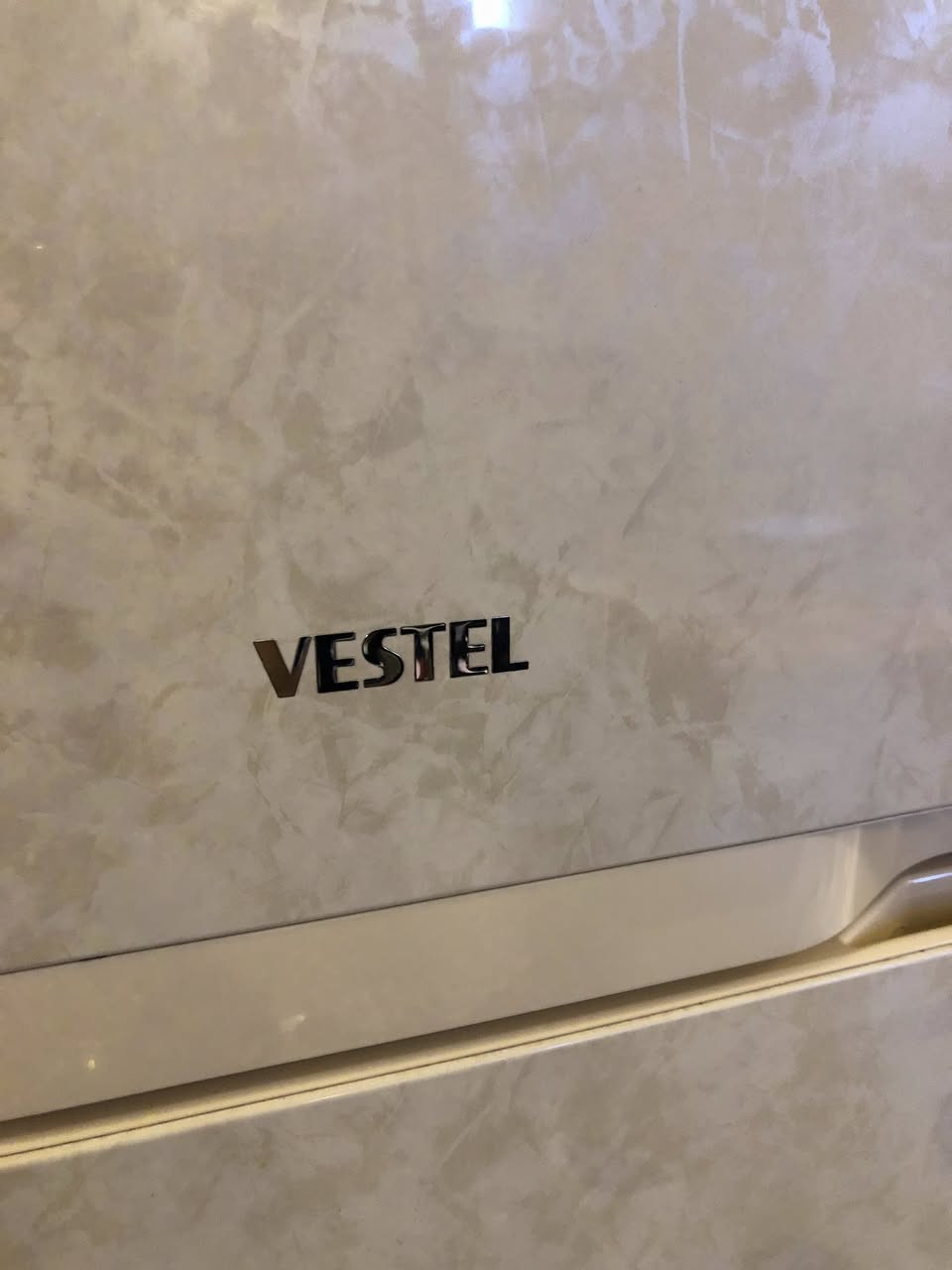 للبيع نضيف ١٠٠٪؜
نوع VESTEL

***********
