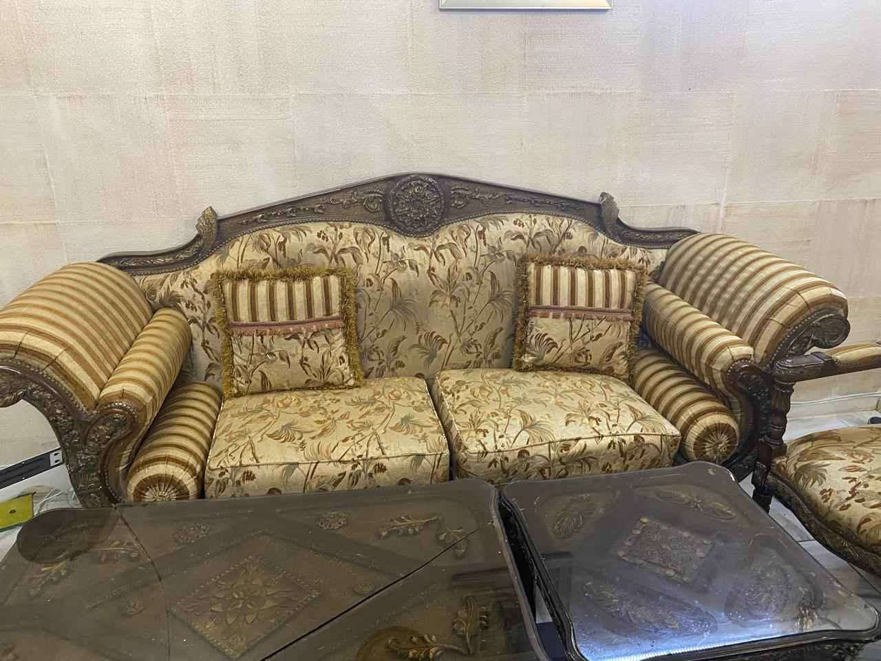 طخم تركي ملكي مكون من... 
-قنفة كبيرة ل 3 اشخاص
-قنفة وسط ل 2 اشخاص
-كراسي عدد 4
-طبلة وسط عدد 2
-طبلة كبيرة عدد 1
السعر 600 الف دينار
الموقع/الاعظمية شارع الضباط
ابو يوسف *********** بغداد, العراق
