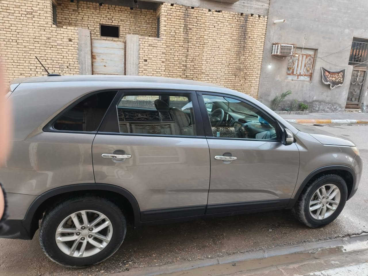 سورنتوا موديل 2015 وارد امريكي
2400 مكينه 4
ضربه نص من الباب وجاملغ الخلف السايق تصليح بدون تبديل سياره جاهزه من كلشي 
السعر 140 بيها مجال بسيط اتصل وتدلل اني مكلف ***********
