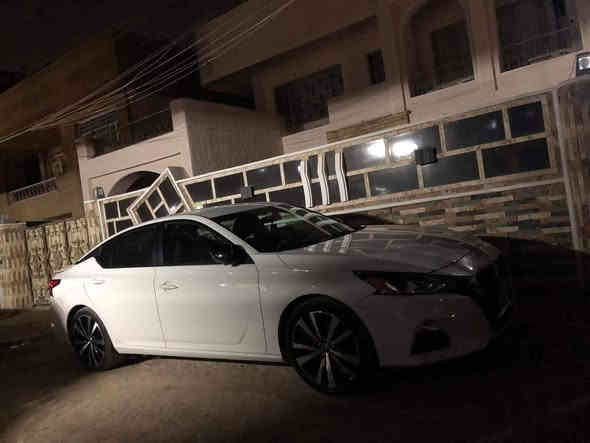 نيسان اليتما ٢٠١٩ SR

فول مواصفات عدا الفتحة 

صور الحادث بالمنشور 

جاملغ وباب خلفي رش ونص باب السايق رش فقط 

ماشية ٩٦ مايل 

بدون ارباك 

سيارة جاهزة 

مكينة كير كفالة 

صدر جديد 

رقم بغداد انكليزي الجديد 

هزة جديدة 

السعر ١٤٥  وبيها مجال 

مكان السيارة ديالى المقدادية 

تلفون ***********
