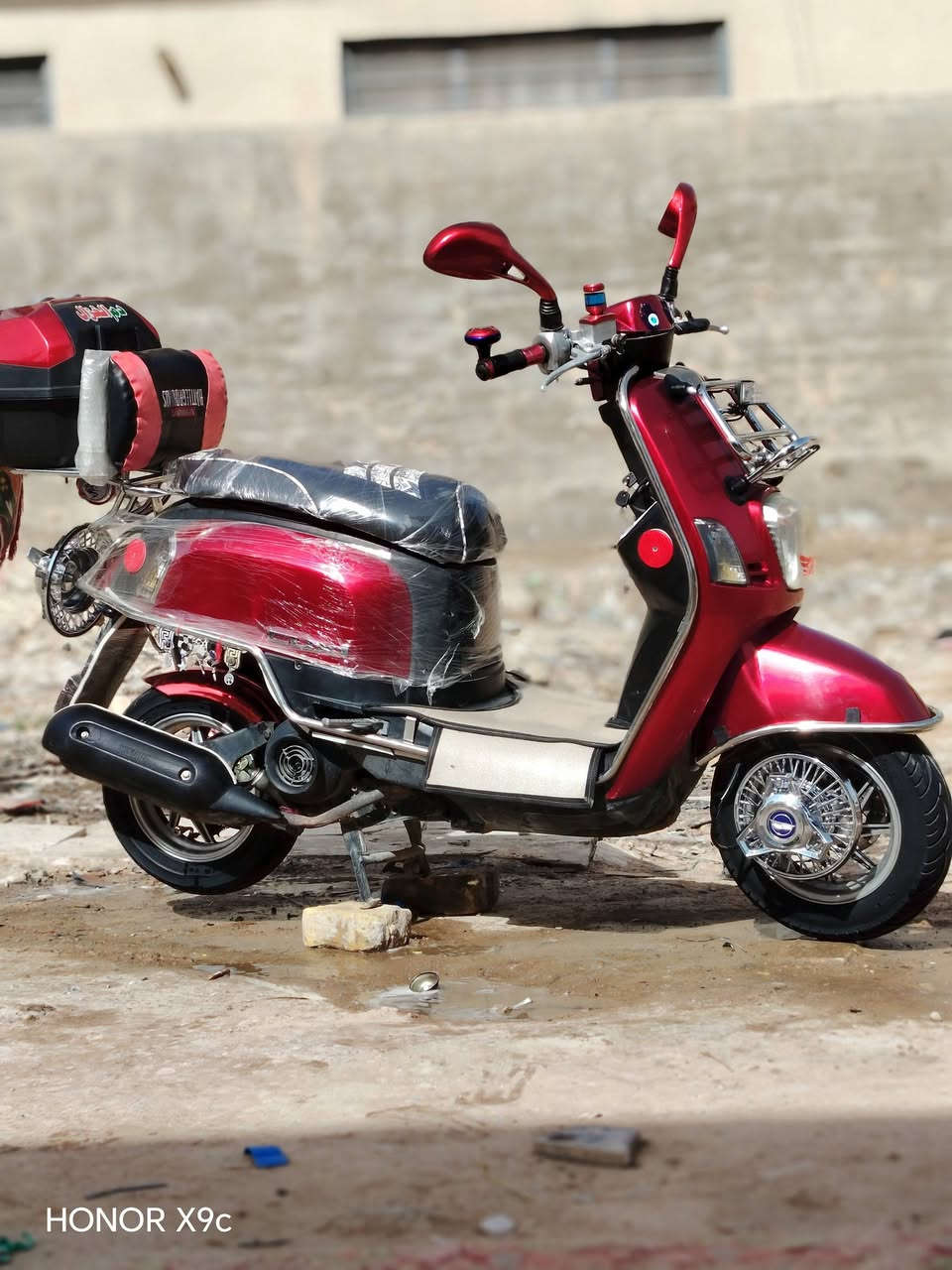 سلام عليكم دراجة بوليس ماكس للبيع دراجة جديدة الله شاهد نضافتهة 99 يدات رياضي مرايات عنبار دهن ويالة جدد نكرة سلف بي وقت صندوك خلفي قفل كهربايات كلهة شغالة اي نقص مابيهة اوراق تراجة مال جناي الله شاهد لو ما محتاج مابيع دراج. مفولة وين ما يعجبك طلع مشتركة ابد ميوكفك سعر 950  رقم *********** عنوان بغداد حيور وبلعافية عل يشتريهة 🌹💯
