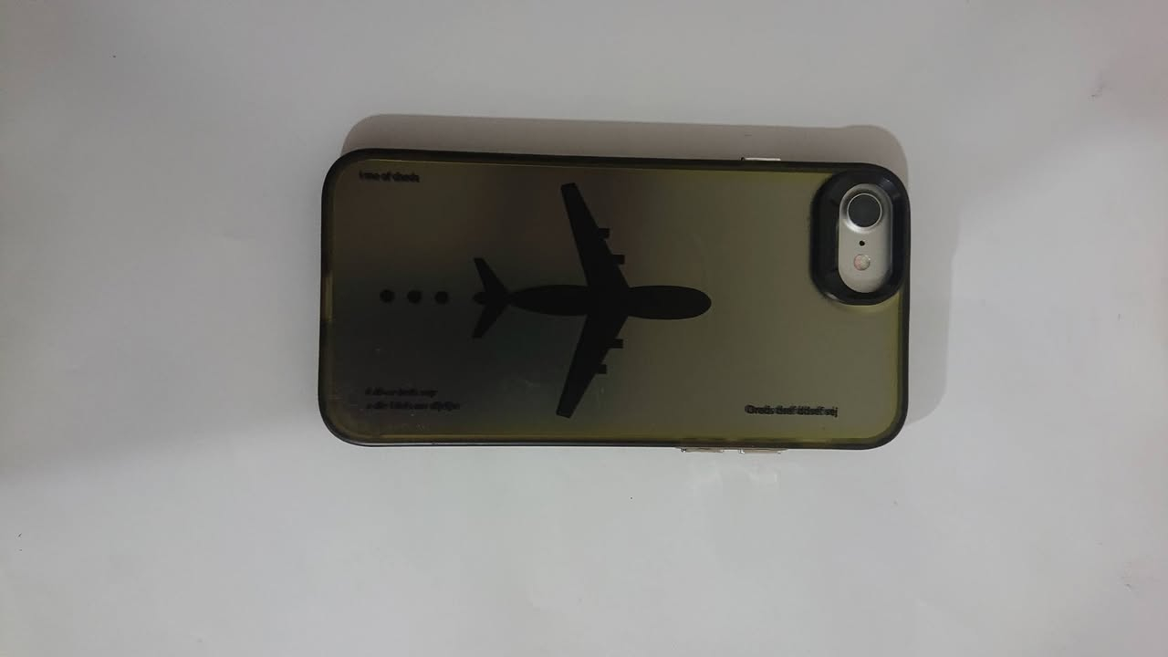 للبيع ايفون 7 نضيف جدا لامفتوح ولا مصلح  ولابي شخوط وبطاريه مال الشركه مامبدله  ينفع الي عنده شاشه كاربلي السعر 100 الف ***********
