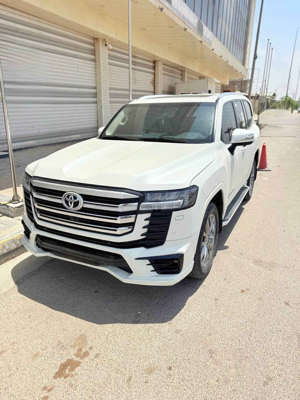 السلام عليكم 
لاندكروز 2024 لمتد GXR LIMITED
تنفس طبيعي مكينة 4000 
مغلفة ppf + دوشمة داخل لاندكروز 
٤ كاميرات + شاشات خلفية 
فول مواصفات 1/1 رقمها حلو بغداد بأسمي
مكفولة ماخذها زيرو ع ايدي 
ماشية 28,000km كيلو متر جديده 
السعر 675$ وبيهه مجال بسيط للشراي 
مكان السيارة كربلاء المقدسة  
الرقم / اتصال + واتساب : *********** كربلاء, العراق
