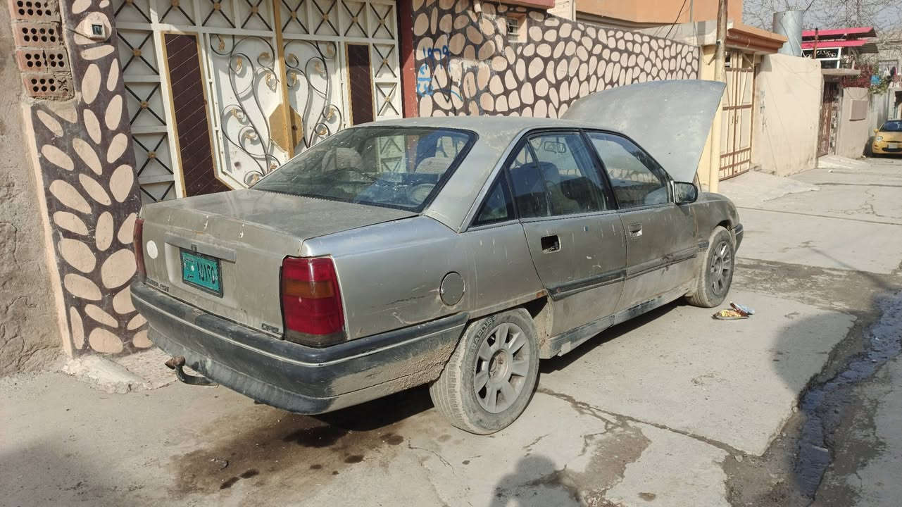 سياره اوميگا للبيع گير توماتيك كاربون بانزين بيها شرعيها موجود ويحول حجم 20        سعرها 14 ورقا 
***********
