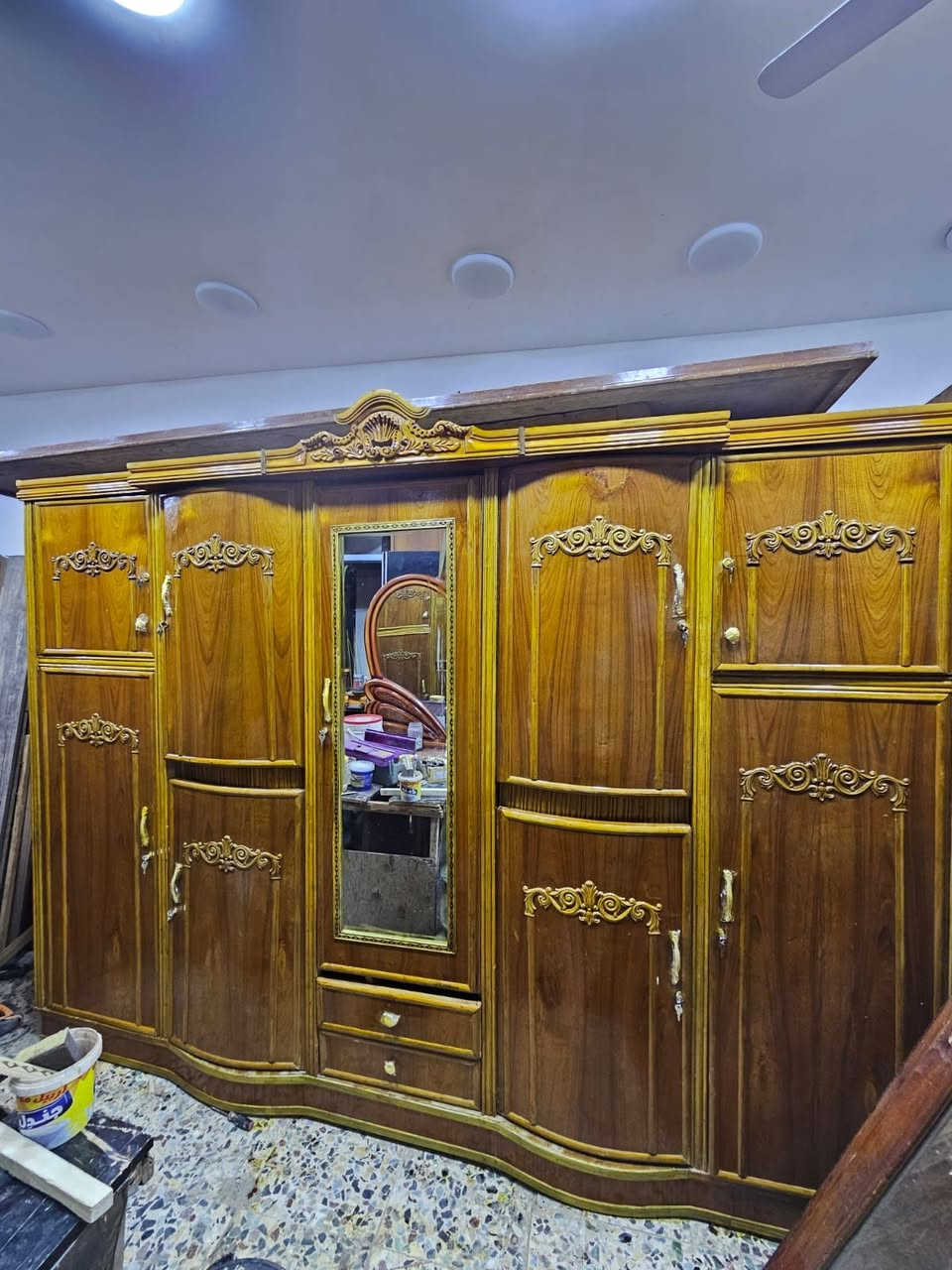 كنتور ابو خمسه صاج داخل وخارج وظهر جرجوبه نظيف وكل ضرر مابي سعره 325 وبي مجال بسيط مكاني بغداد شعب شارع صحه ديوان واكو توصيل داخل بغداد لاتصال واتساب ***********
