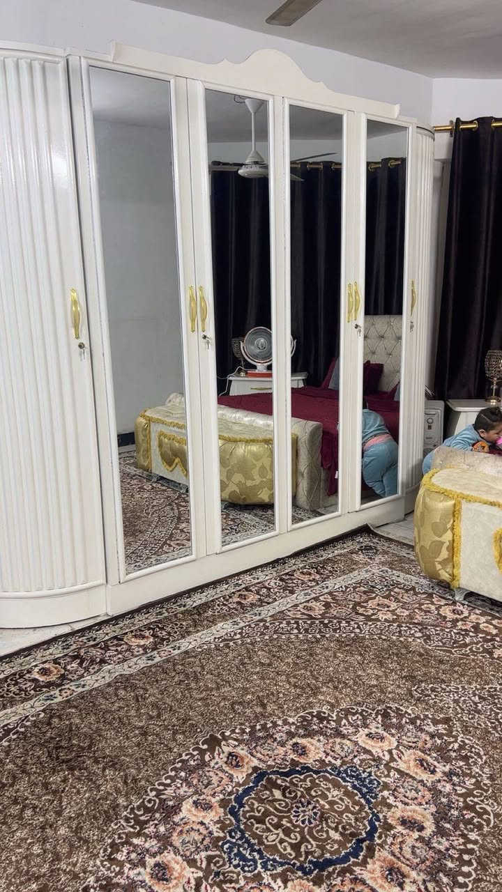 غرفة نجاره خشب للبيع الحرية ***********
