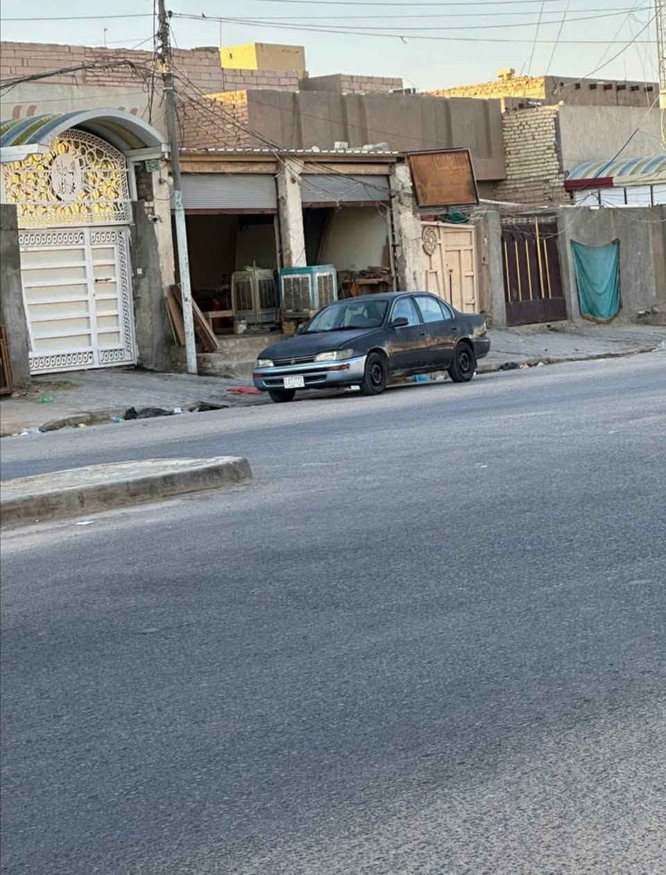 بيت تجاري للبيع ٢٠٠متر في حي العسكري بداية شارع المركز الجنائيه يحتوي على غرفتين نوم وصاله واستقبال ومطبخ وحمام عدد٢ ومحلات عدد٢ جميع العقار مؤجر السعر ٢٧٠مليون وبي مجال للشراي للإستفسار والتوضيح الإتصال على الأرقام التاليه ***********
***********
***********
أو مراجعة مكتب ابو علي التميمي للعقار في حي الوفاء بداية شارع المركز القديم على جهة دور الهنديه
