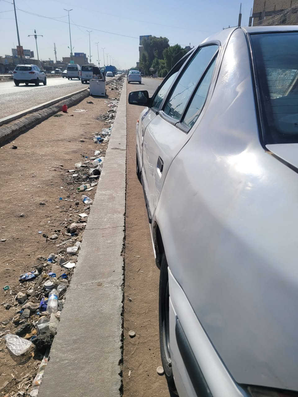 السلام عليكم اخوان 
سيارة سمند موديل ٢٠١١ سنوية ساقطه من ٢٠١٦ 
مكينه بيه خيط 
حداديه زينه وكير وتبريد والكشر شوف العين 
سعره ٢٠ قفل من لاخير لاتعبني ولااتعبك 
***********
