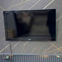 شاشة 42بوصة • نضيفات • قرب قاعات سوفانا