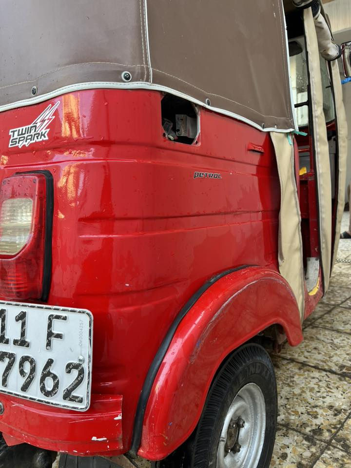 السلام عليكم تكتك 17شهر ال11طابه بل 18رقم و سنويه بسمي تحويل ثاني يوم التكتك بيه مكينه مال 20 خير من الله كلشي ما ناقصه ربع ما تذب عليه تشغل و تطلع مصبوغه عام للجماليه كامله من كلشي السعر 5وبيه مجال مكاني زعفرانيه رقمي ***********
