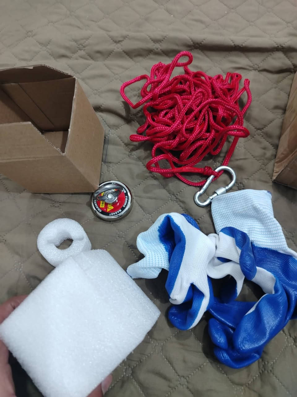 مغناطيس بحث نيوديميوم D48x10mm مع مغناطيس حلقي N52 قوي 50 كجم مع حبل بطول 20 مترًا وقفازات، قوة جر مغناطيسية للصيد UKC 50mm
للتواصل وات ساب
***********
